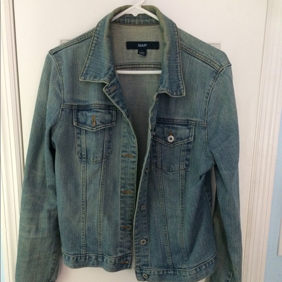 GAP Jackets & Blazers - •Gap• Classic Jean Jacket